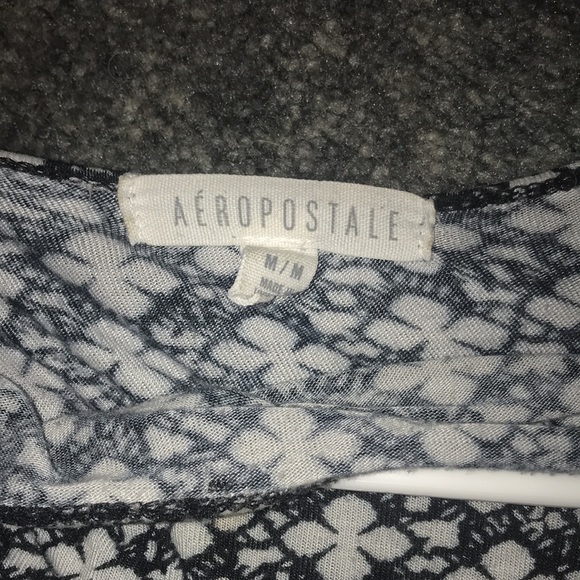 I am selling a AEROPOSTALE (M) cropped top, - Picture 2 of 3